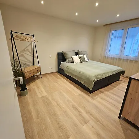 Zu Gast Im Goldparadies, Apartment *