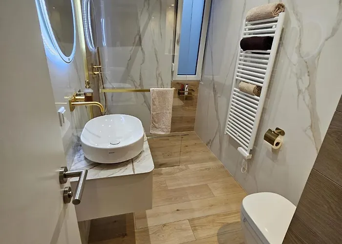 Zu Gast Im Goldparadies, Apartament